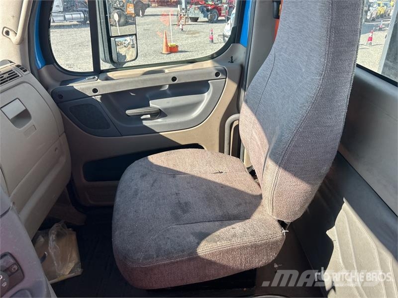 Freightliner Cascadia 113 Trekkers