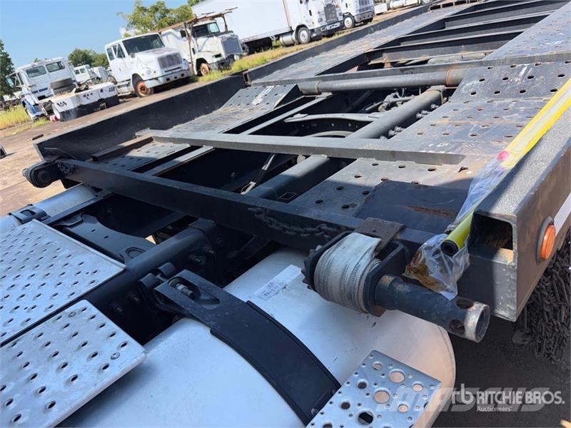 Freightliner Cascadia 113 6x4 Sleeper Car Carrier Truck Trasportatore per veicoli
