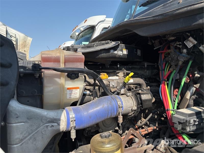 Freightliner Cascadia 113 Camiones portacoches