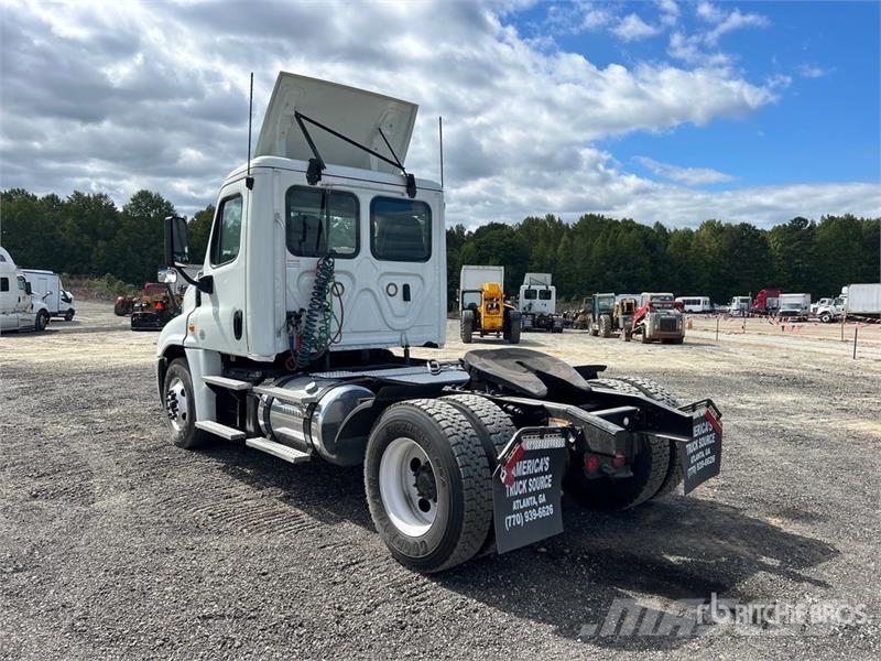 Freightliner Cascadia 125 Vilcēji