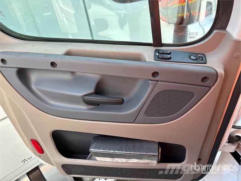 Freightliner Cascadia 113 6x4 Sleeper Car Carrier Truck Biltransportbilar