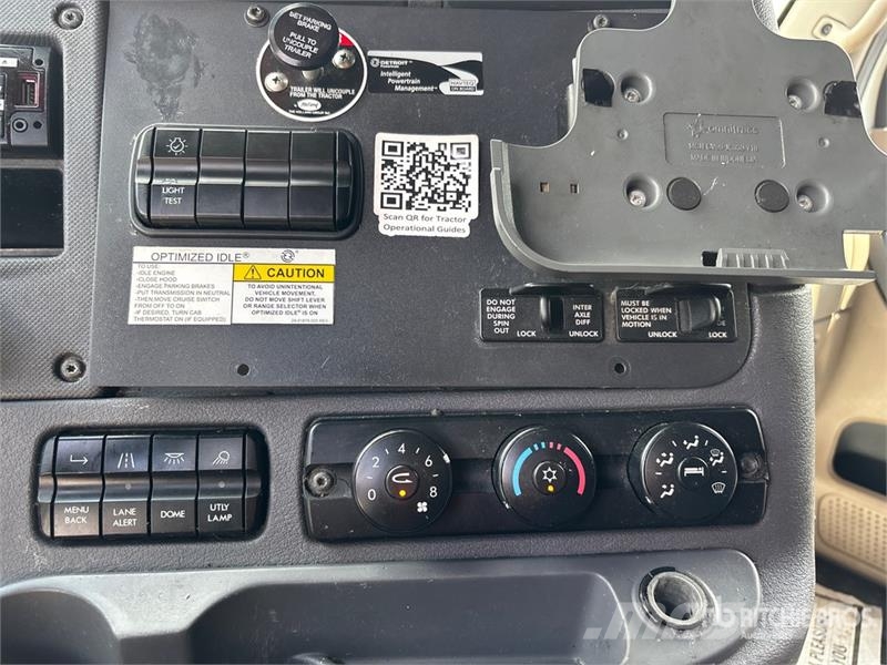 Freightliner Cascadia 125 6x4 T/A Sleeper Truck Tractor Dragbilar