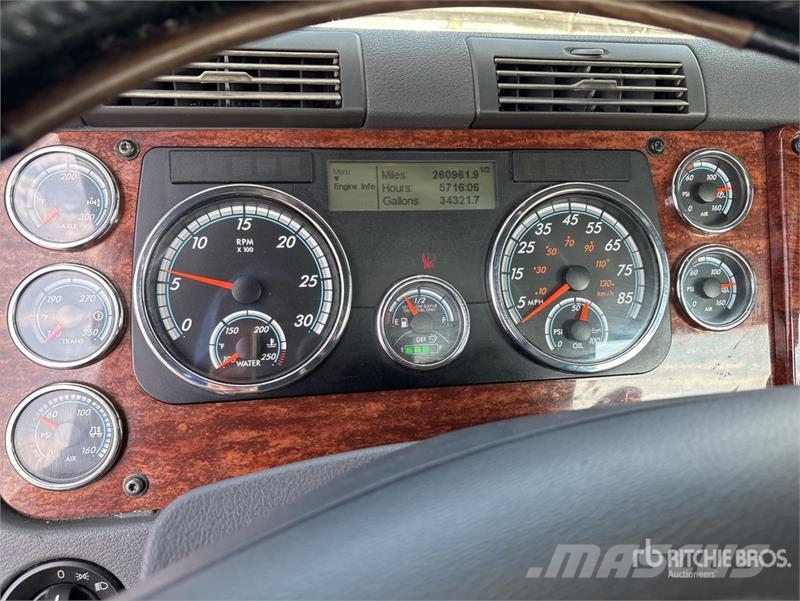 Freightliner Cascadia 113 Camiones portacoches
