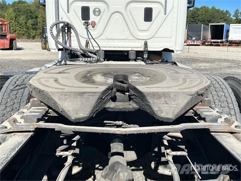 Freightliner Cascadia 113 Trekkers