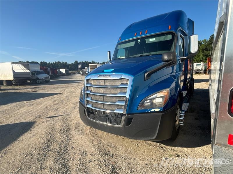 Freightliner Cascadia 126 6x4 T/A Sleeper Truck Tractor (Inoper Τράκτορες