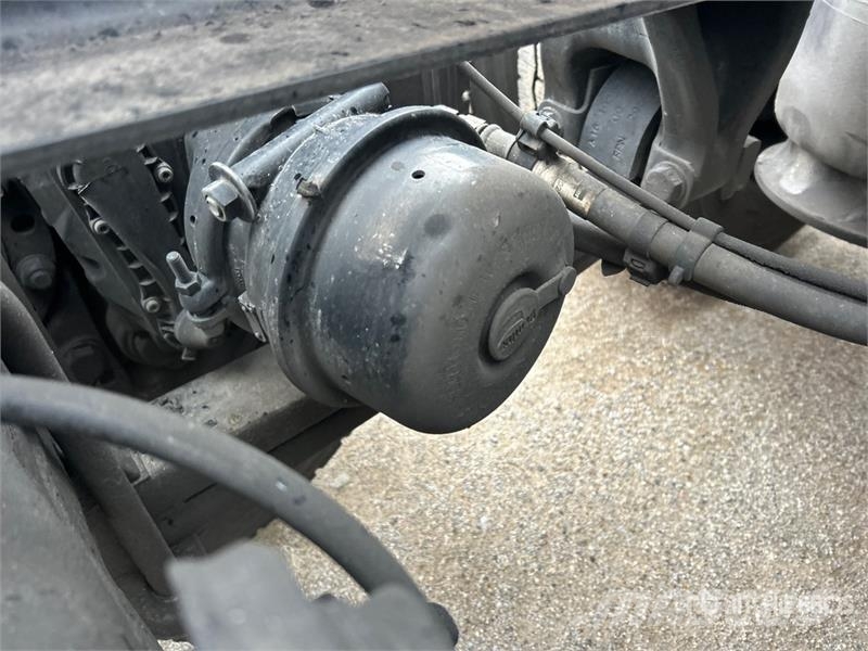 Freightliner Cascadia 126 6x4 T/A Sleeper Truck Tractor Tractor Units