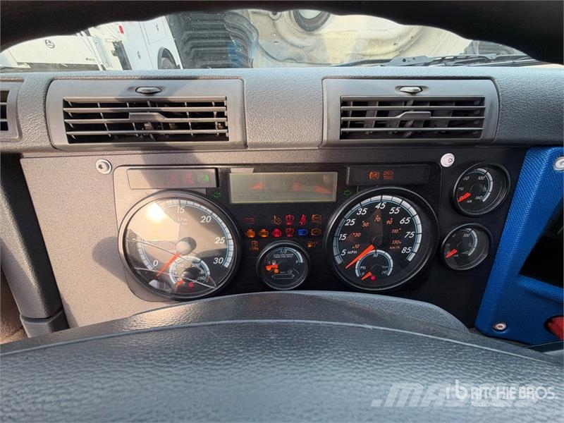 Freightliner Cascadia 125 6x4 T/A Sleeper Truck Tractor Sattelzugmaschinen