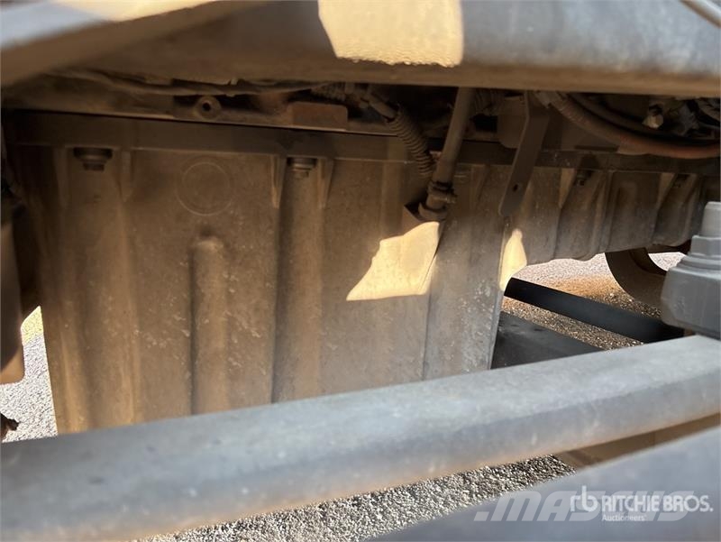 Freightliner Cascadia 126 6x4 T/A Sleeper Truck Tractor 트랙터 유닛