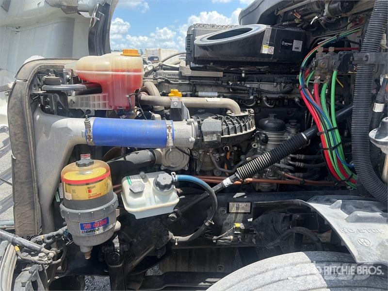 Freightliner Cascadia 126 6x4 T/A Sleeper Truck Tractor Седельные тягачи