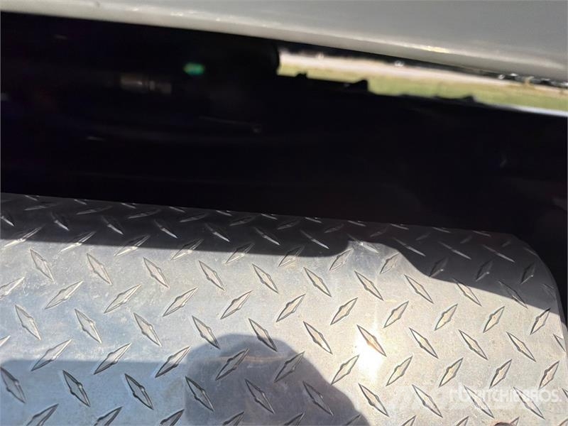Freightliner Cascadia 113 6x4 Sleeper Car Carrier Truck مركبات النقل