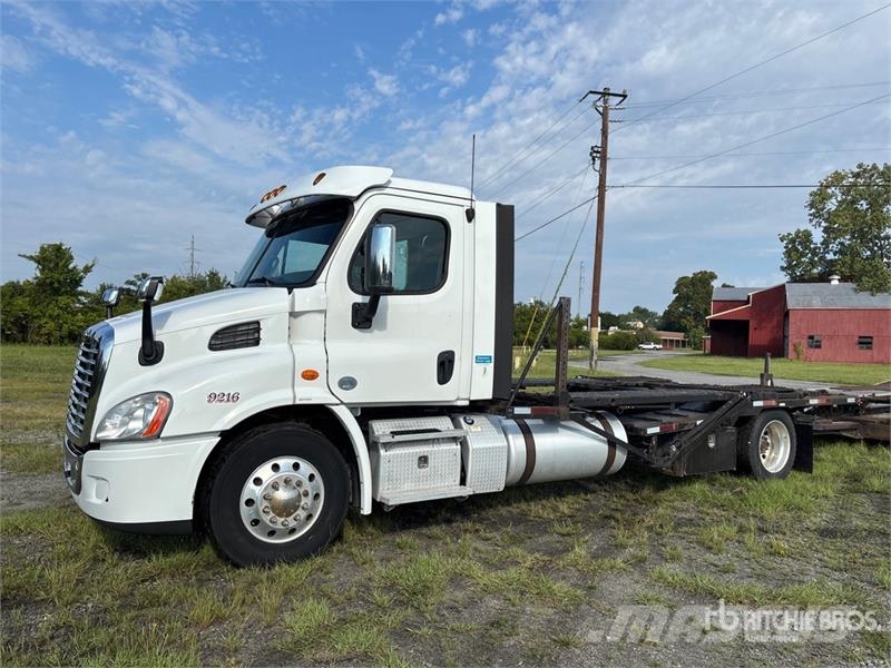 Freightliner Cascadia 113 Camiones portacoches