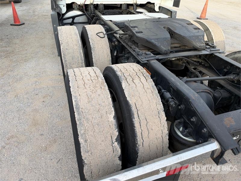Freightliner Cascadia 125 6x4 T/A Sleeper Truck Tractor Sattelzugmaschinen