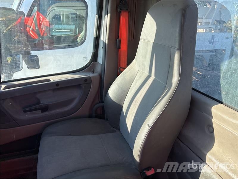 Freightliner Cascadia 113 Vilcēji