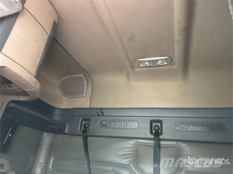 Freightliner Cascadia 125 6x4 T/A Sleeper Truck Tractor Sattelzugmaschinen