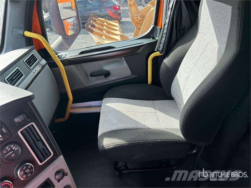 Freightliner Cascadia 116 曳引機組件