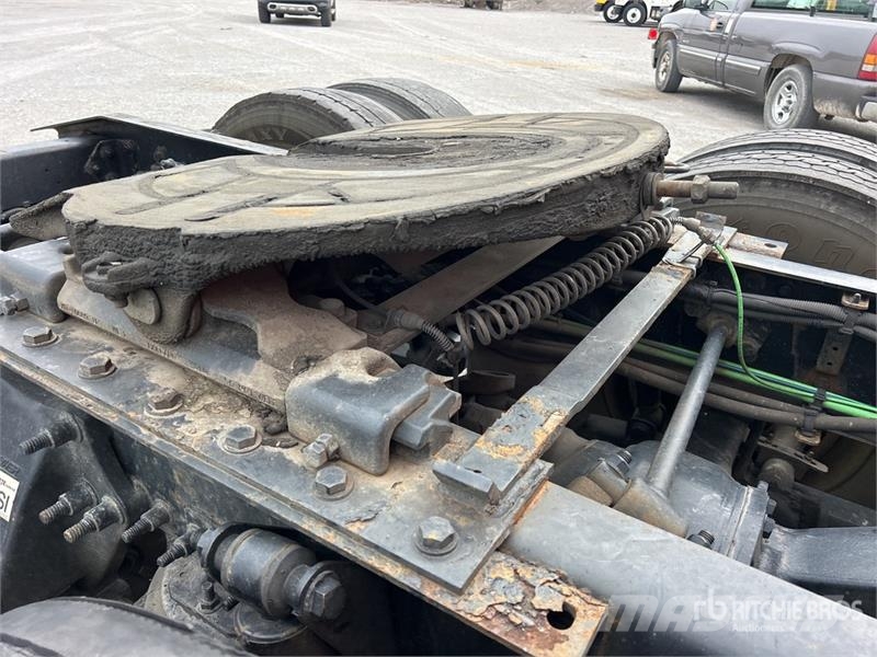 Freightliner Cascadia 125 T/A Sleeper Truck Tractor (Inoperable Cabezas tractoras