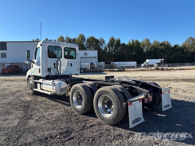 Freightliner Cascadia 116 Vilcēji