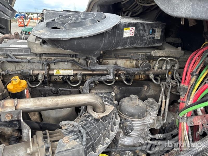 Freightliner Cascadia 125 6x4 T/A Sleeper Truck Tractor Naudoti vilkikai