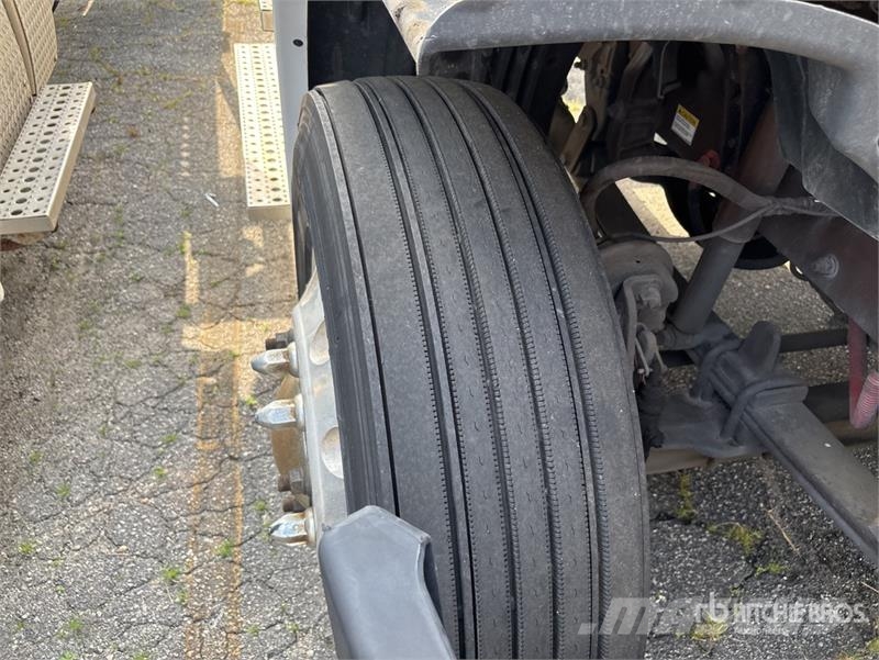 Freightliner Cascadia 113 Camiones portacoches