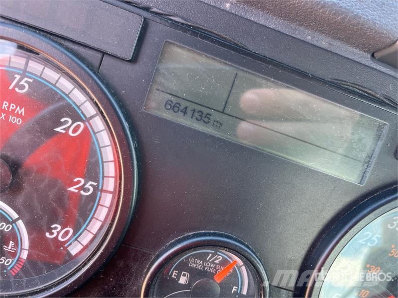 Freightliner Cascadia 113 Седельные тягачи