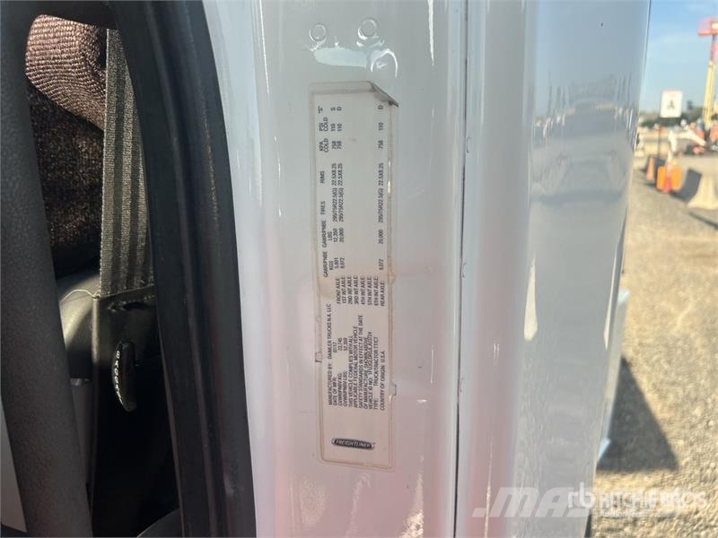 Freightliner Cascadia 125 6x4 T/A Sleeper Truck Tractor Седельные тягачи