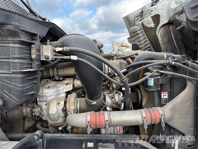 Freightliner Cascadia 125 6x4 T/A Sleeper Truck Tractor Sattelzugmaschinen