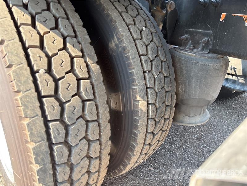 Freightliner Cascadia 113 Camiones portacoches