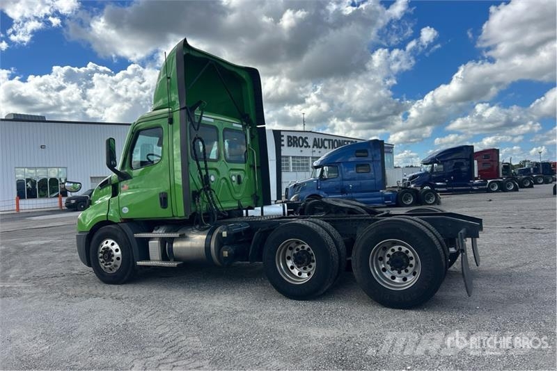 Freightliner Cascadia 116 وحدات الجر
