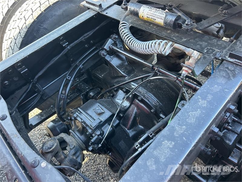 Freightliner Cascadia 126 6x4 T/A Sleeper Truck Tractor Trekkers