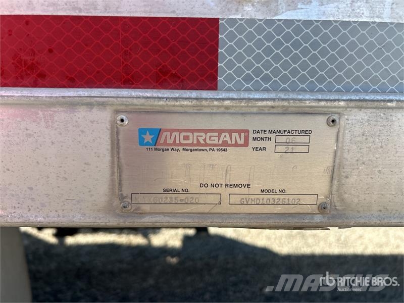Freightliner Cascadia 126 탑차 트럭