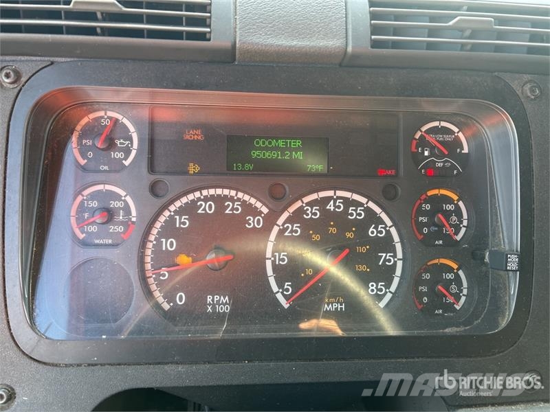 Freightliner Cascadia 125 6x4 T/A Sleeper Truck Tractor Vilcēji