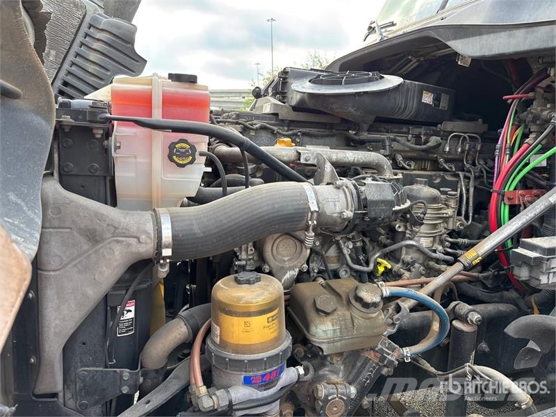 Freightliner Cascadia 125 6x4 T/A Sleeper Truck Tractor Sattelzugmaschinen