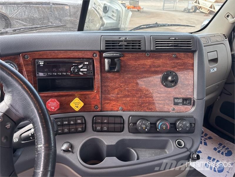 Freightliner Cascadia 113 Trasportatore per veicoli