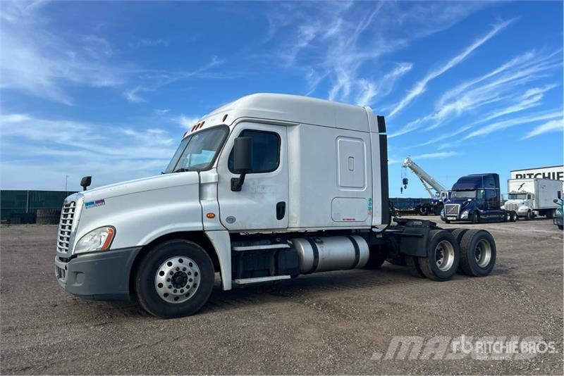 Freightliner Cascadia 125 6x4 T/A Sleeper Truck Tractor Tractores (camiões)