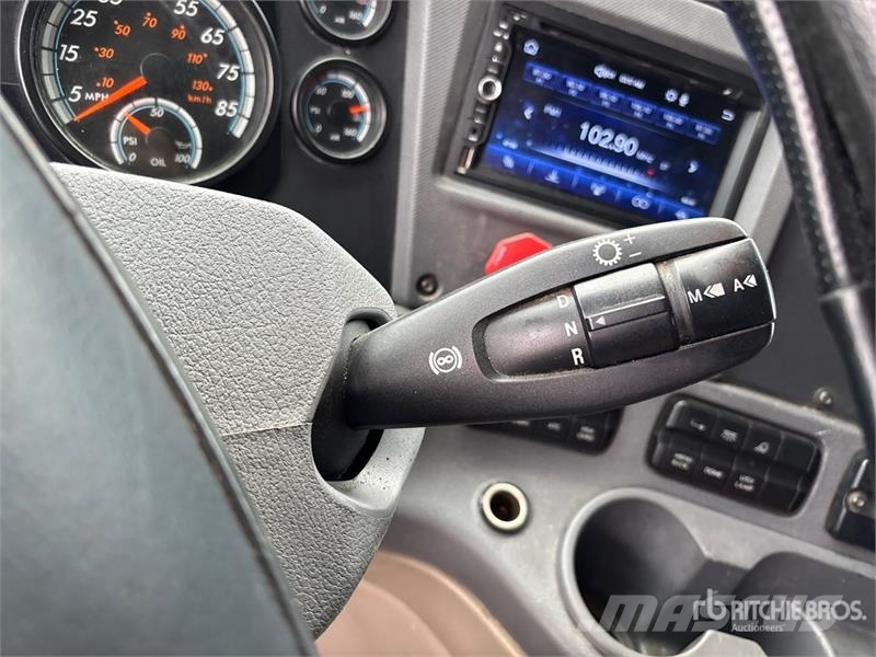 Freightliner Cascadia 125 6x4 T/A Sleeper Truck Tractor Naudoti vilkikai