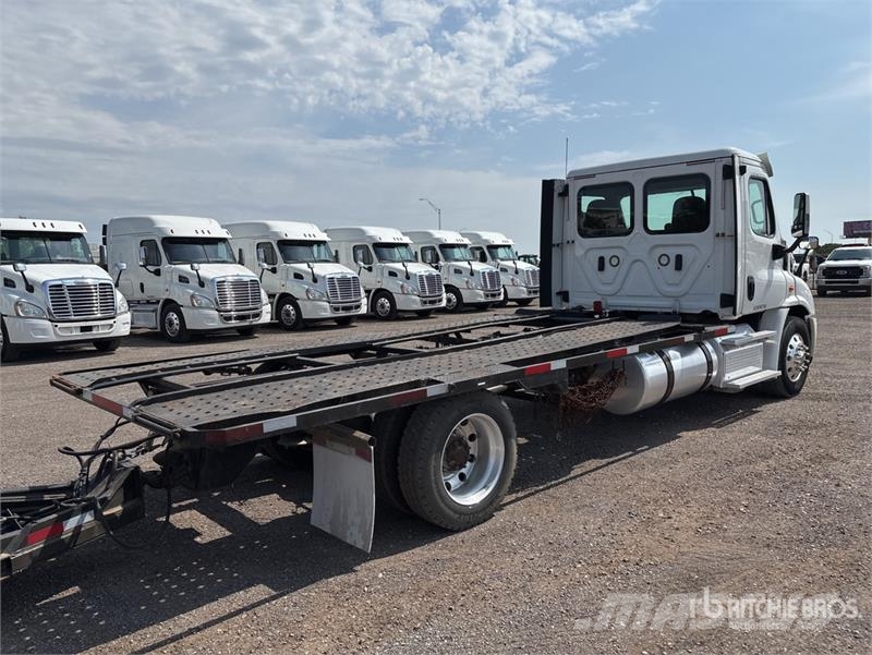 Freightliner Cascadia 113 Camiones portacoches