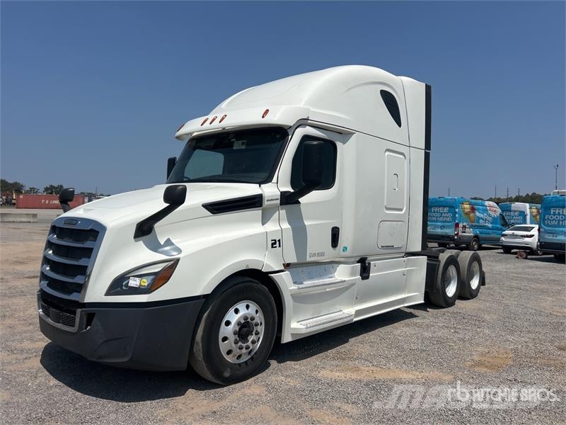 Freightliner Cascadia 126 6x4 T/A Sleeper Truck Tractor وحدات الجر