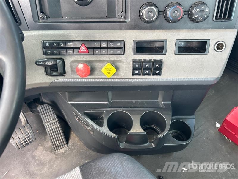 Freightliner Cascadia 126 Tractor Units