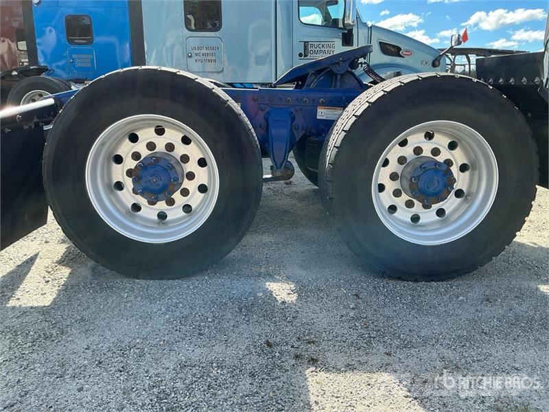 Freightliner Cascadia 113 Trekkers