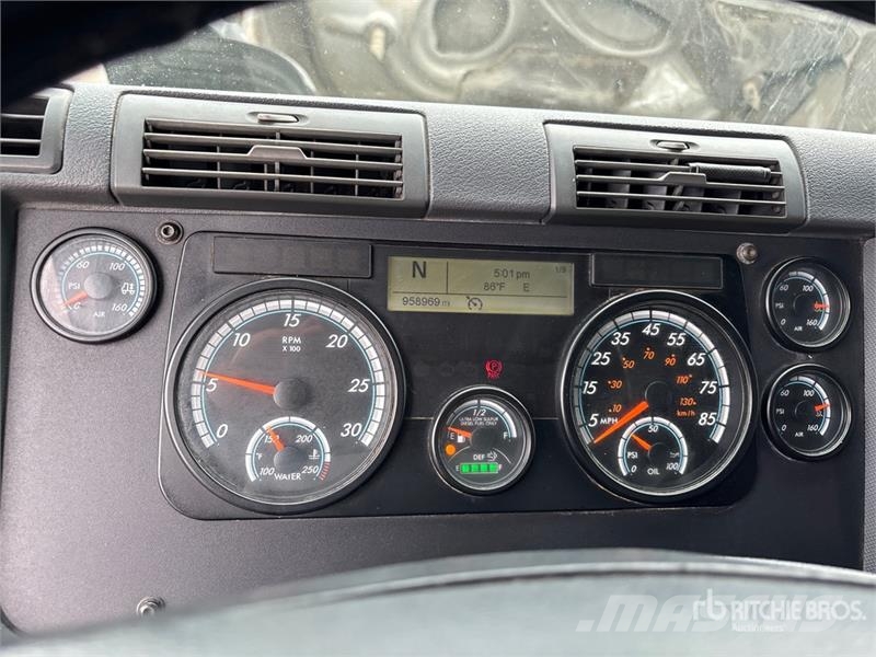 Freightliner Cascadia 125 6x4 T/A Sleeper Truck Tractor Naudoti vilkikai
