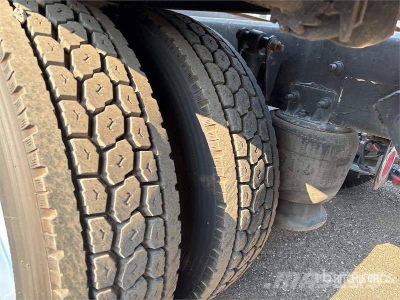 Freightliner Cascadia 113 Camiones portacoches