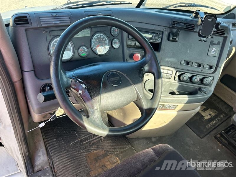 Freightliner Cascadia 113 Trekkers
