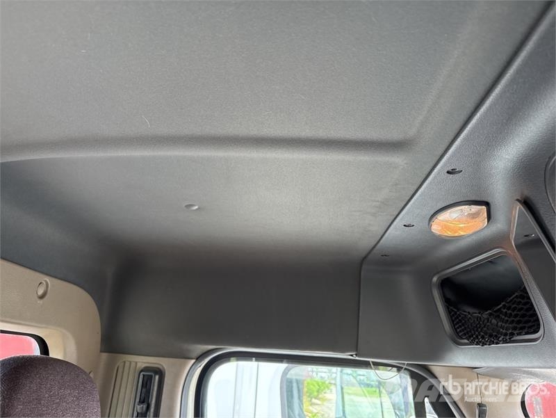 Freightliner Cascadia 113 Camiones portacoches