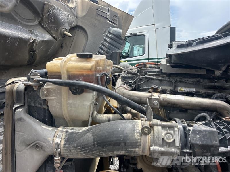 Freightliner Cascadia 125 Kipper