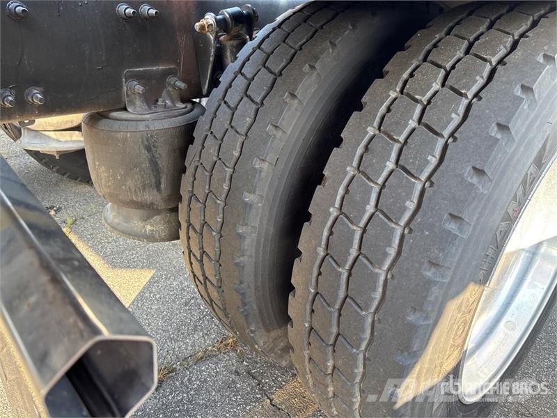 Freightliner Cascadia 113 Camiones portacoches