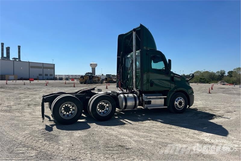 Freightliner Cascadia 126 Τράκτορες