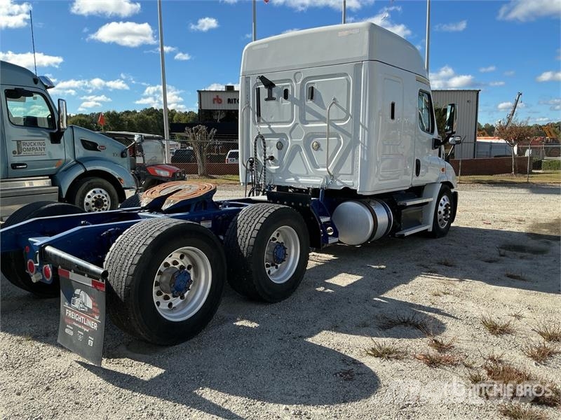 Freightliner Cascadia 113 Trekkers