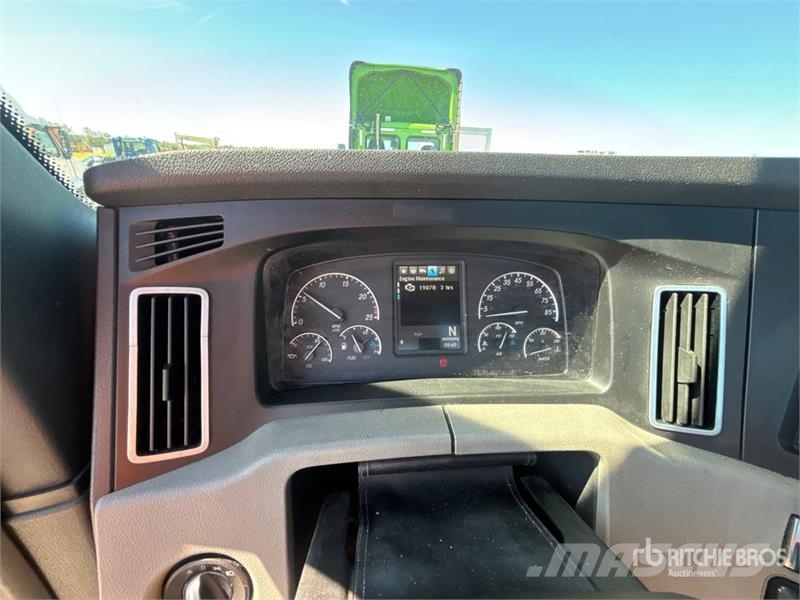 Freightliner Cascadia 116 曳引機組件