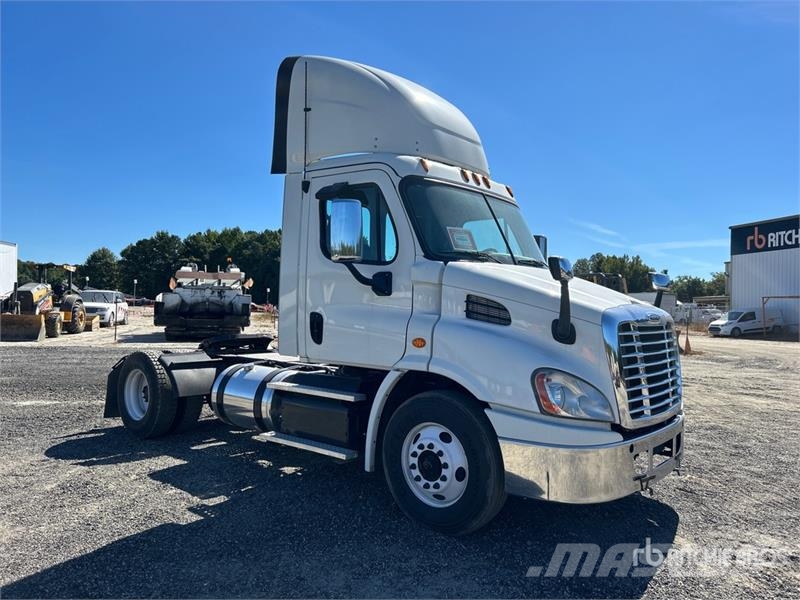 Freightliner Cascadia 113 Vilcēji