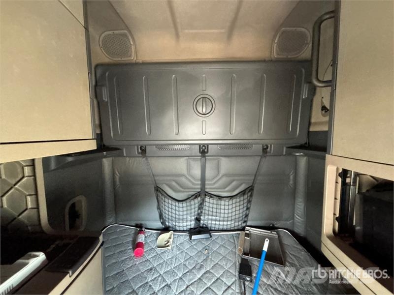 Freightliner Cascadia 125 6x4 T/A Sleeper Truck Tractor Naudoti vilkikai